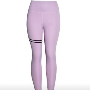 High-waisted leggings